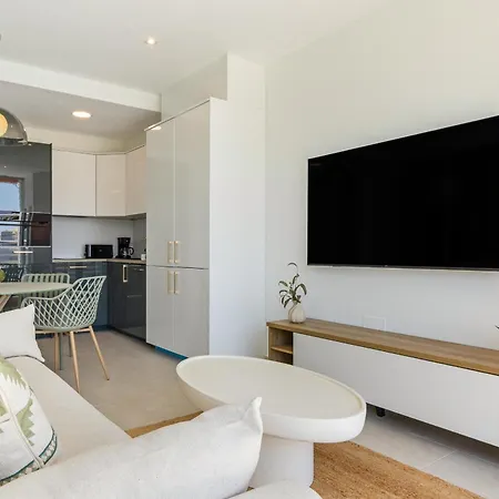 Azure Horizon - Luxury Sea View Apartament Torremolinos